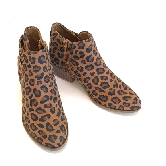 OLD NAVY Leopard Ankle Boots Low Block Heel Booties NWOT Women’s Size 6 - Picture 1 of 16